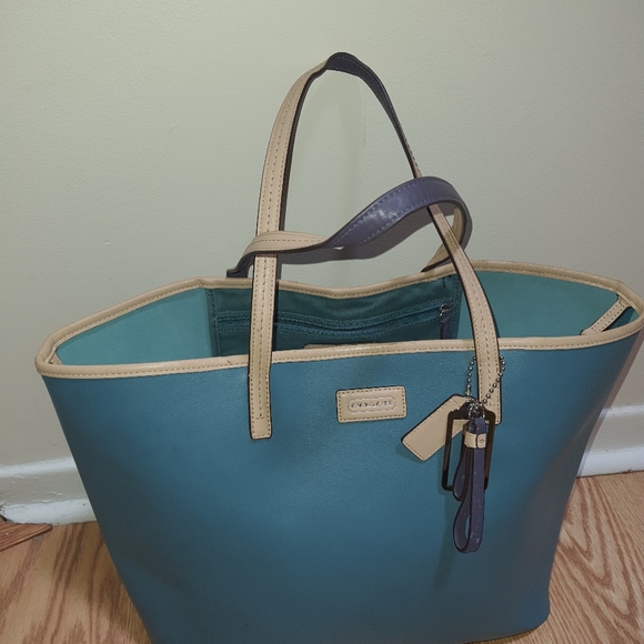 Coach Park Metro Shoulder Bag - Picture 2 of 11
